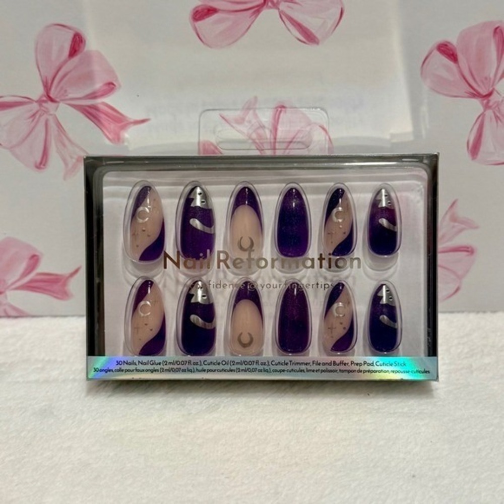 Nail Reformation Press‎ On Nails Purple Moon Star Celestial Cat Almond